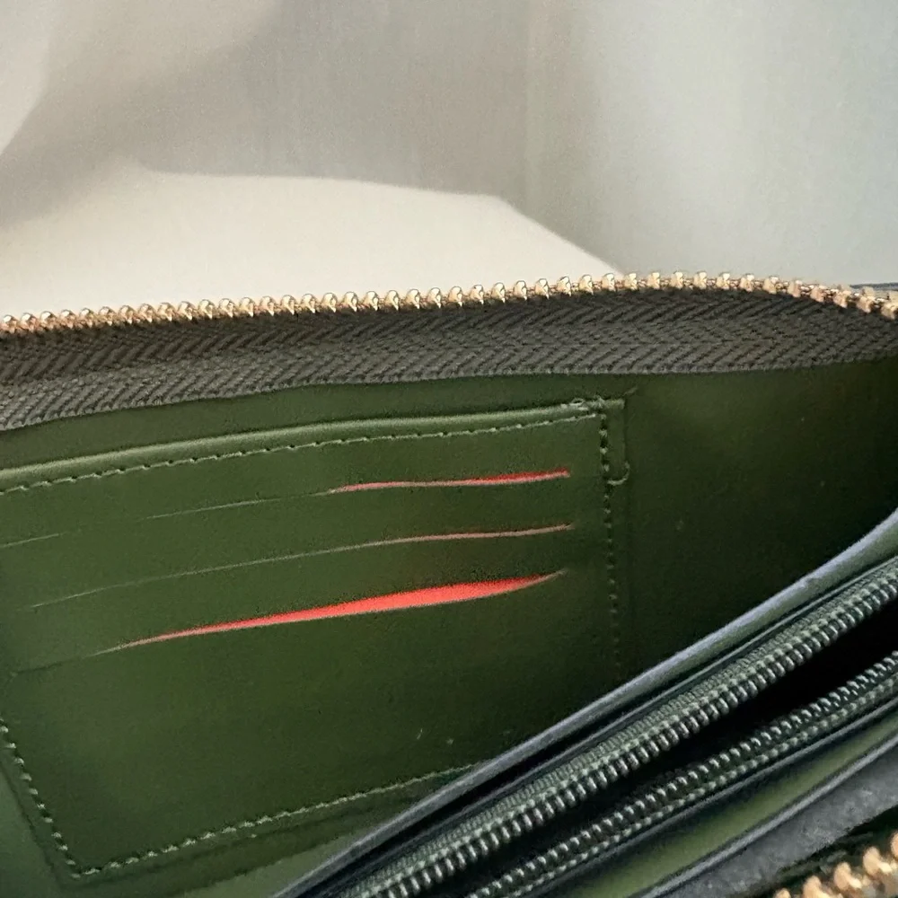 Brand New Green Leather Wristlet / Clutch/ Wallet - Picture 5 of 6